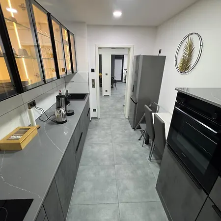 Modern Apartments, Nr 2, Nahe Schalke Arena, Zentral Zur Autobahn A42 Und A2, Ferienwohnung, Monteurwohnung Appartamento *